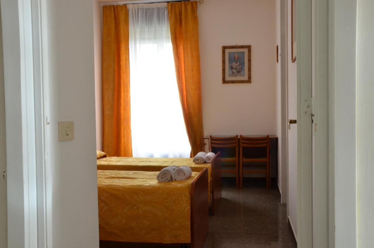 Casa Per Ferie Jpii Dom Polski 로마 외부 사진