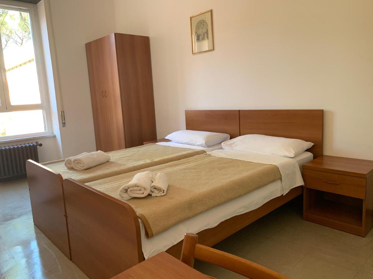 Casa Per Ferie Jpii Dom Polski 로마 외부 사진